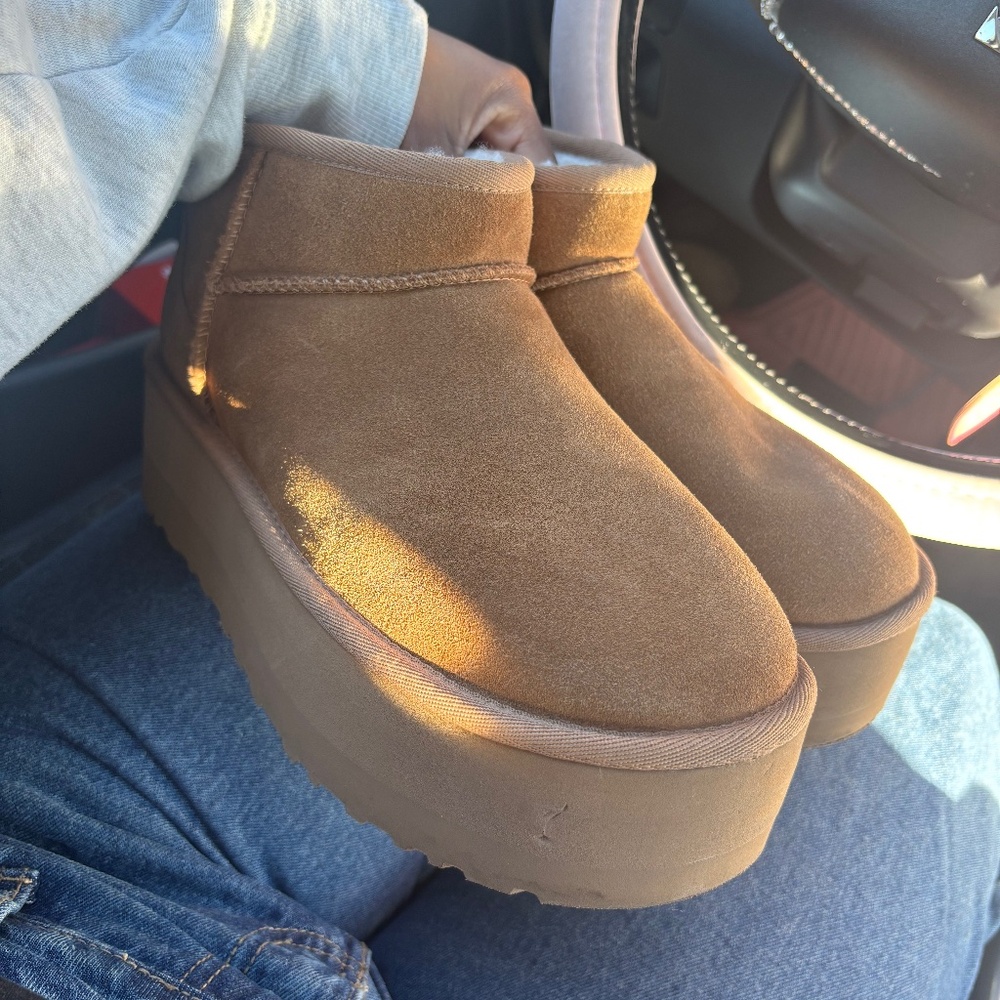 UGG Chestnut Suede Platform Boots - Picture 4 of 4